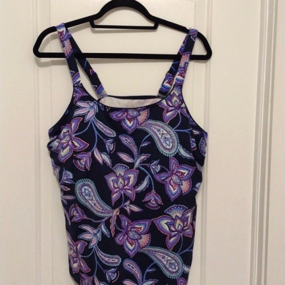 Lands End tankini top in navy and purples in a paisley print. Size 20 DD